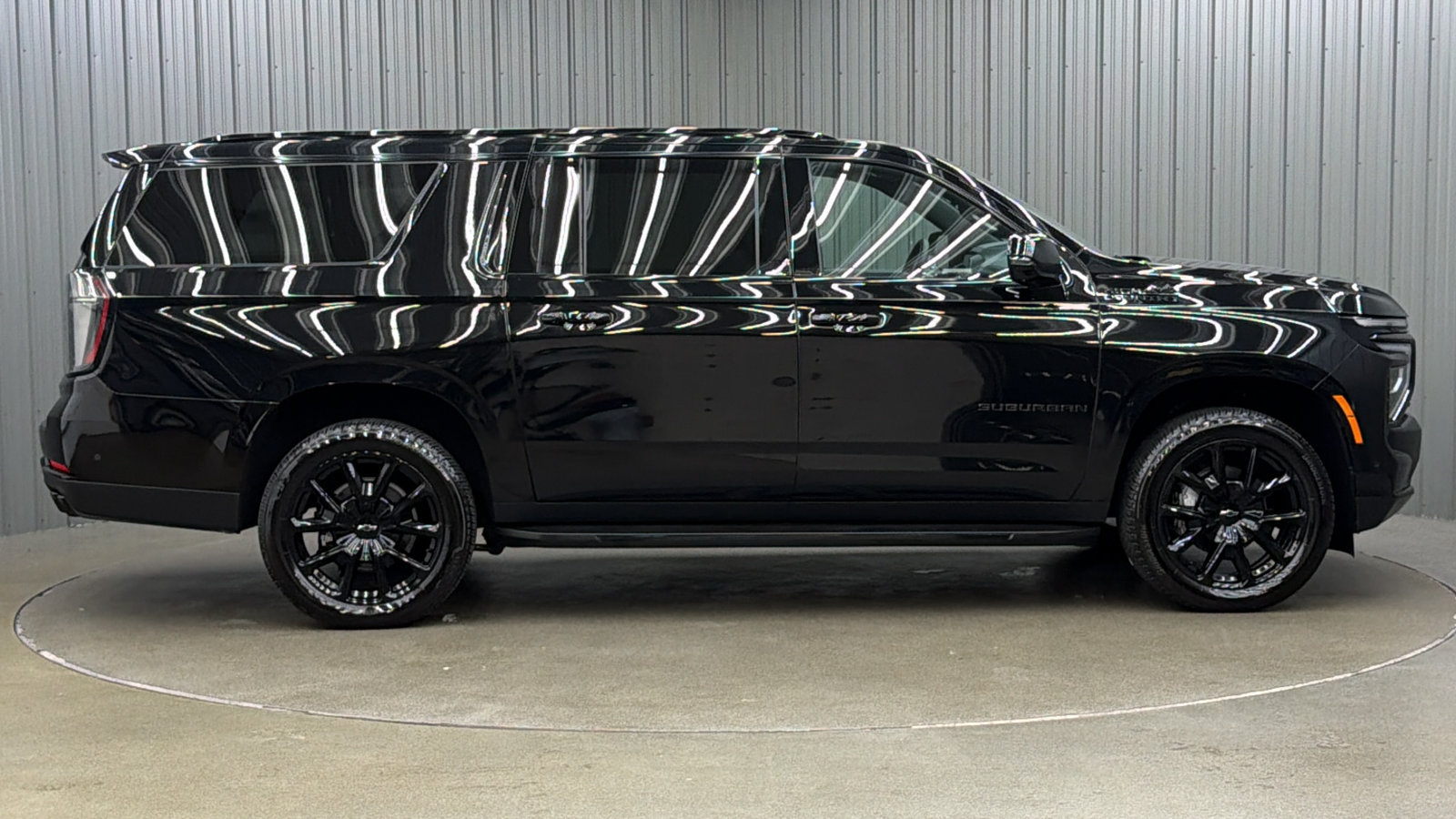 Used 2026 Chevrolet Suburban High Country w/ Sun And Tow Package AWD/4WD image 6