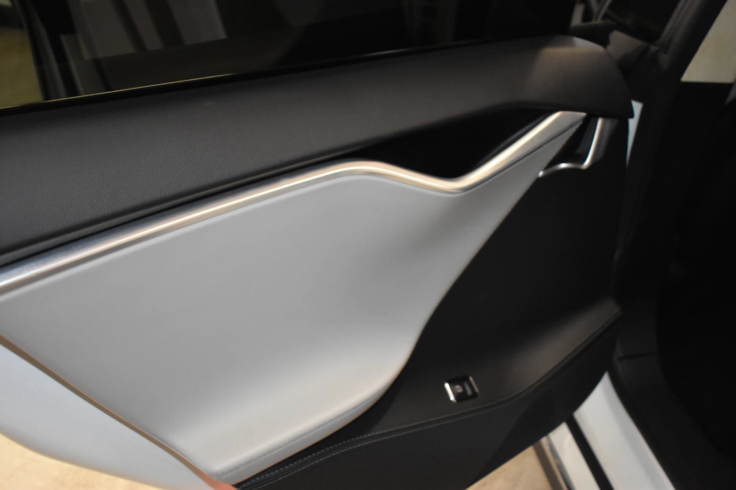 Used 2014 Tesla Model S P85 RWD image 17