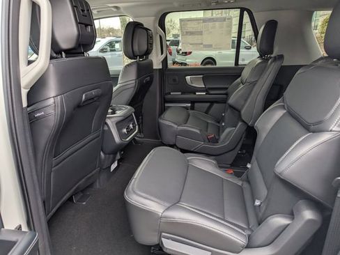 New 2026 Ford Expedition Max Platinum w/ Driver's Package AWD/4WD image 15