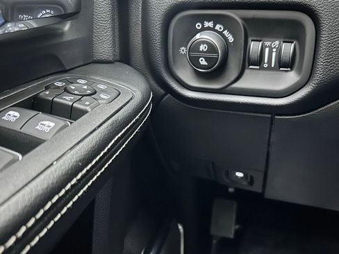 New 2026 RAM 2500 Laramie AWD/4WD image 20