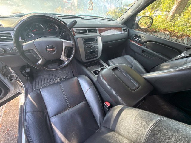 Used 2011 GMC Sierra 1500 SLT w/ Chrome Essentials Package AWD/4WD image 7