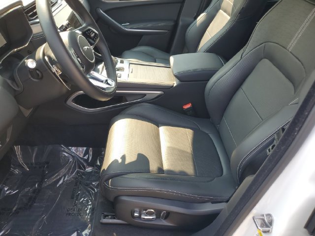 Certified 2026 Jaguar F-PACE R-Dynamic S AWD/4WD image 22
