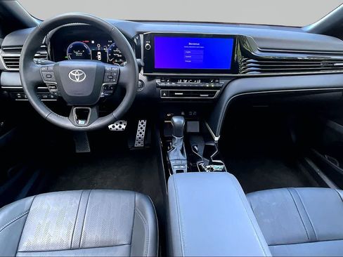 Used 2025 Toyota Camry XSE FWD image 16