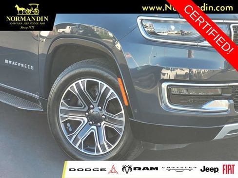 Certified 2024 Jeep Wagoneer Series II w/ Flexible Seating Group AWD/4WD image 3