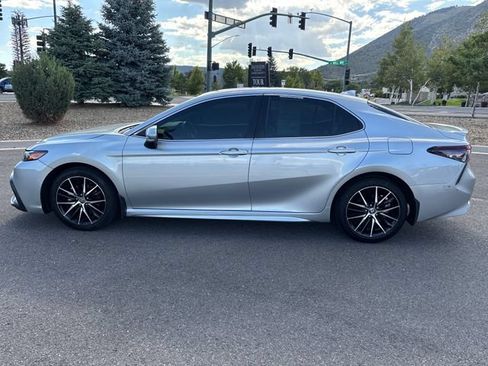 Used 2024 Toyota Camry SE FWD image 6
