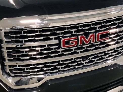 Used 2020 GMC Acadia Denali w/ Trailering Package image 33