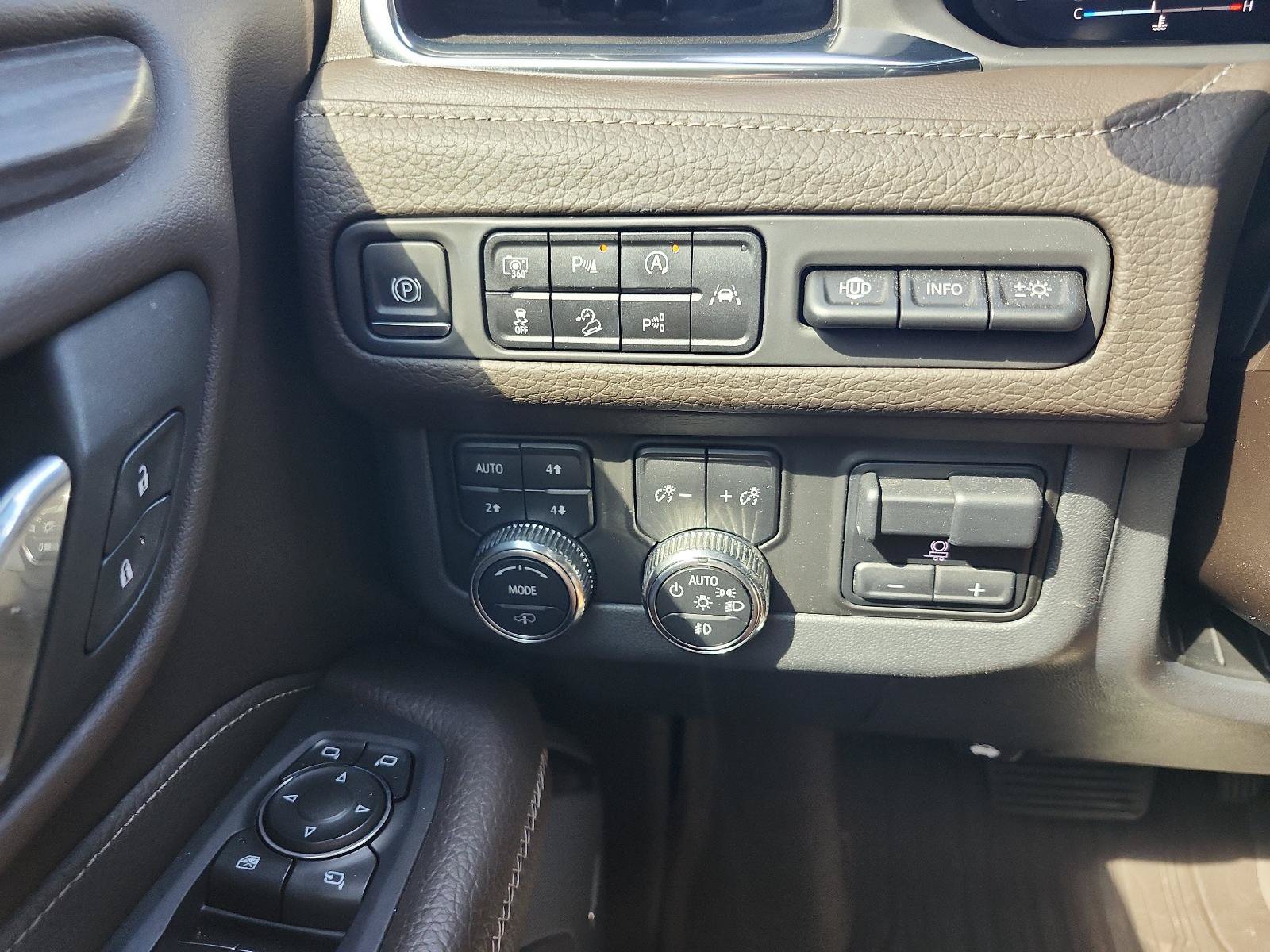 Used 2023 GMC Yukon XL Denali w/ Denali Reserve Package AWD/4WD image 24