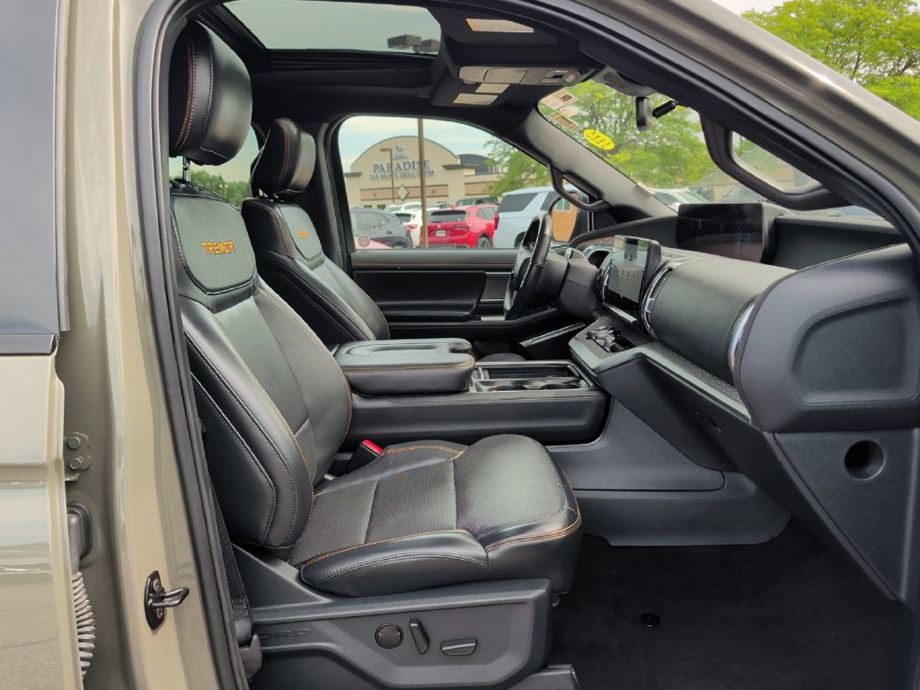 Used 2025 Ford Expedition Tremor AWD/4WD image 37