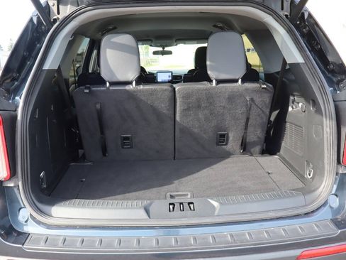 Used 2023 Ford Explorer XLT w/ Equipment Group 202A AWD/4WD image 17