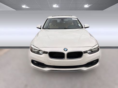 Used 2017 BMW 320i Sedan image 6