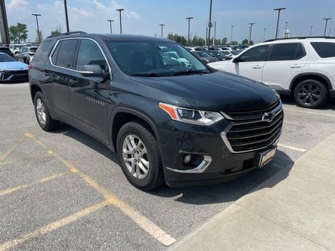Used 2020 Chevrolet Traverse LT FWD image 1