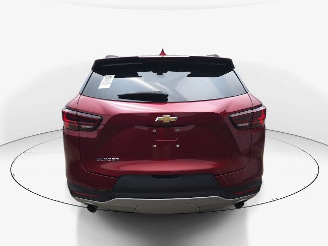 Used 2023 Chevrolet Blazer LT w/ Convenience Package FWD image 7