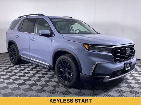 Used 2025 Honda Pilot Touring image 21