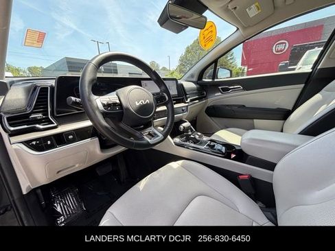 Used 2023 Kia Sportage EX image 18