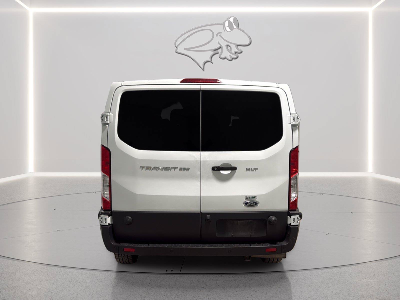 Used 2024 Ford Transit 350 XLT RWD image 4