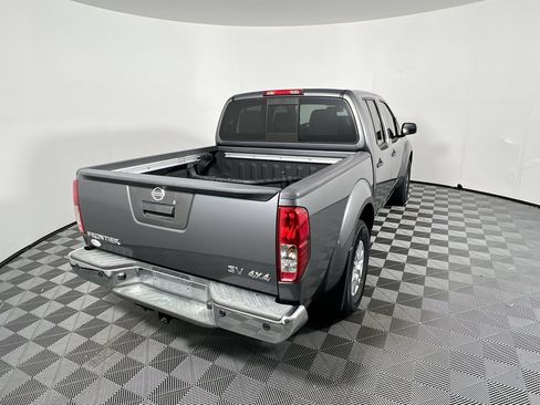 Used 2021 Nissan Frontier SV AWD/4WD image 3