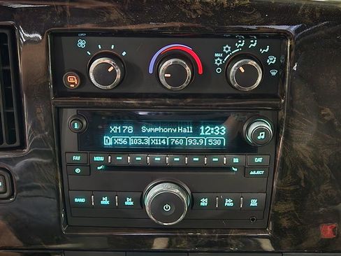 Used 2015 Chevrolet Express 2500 image 35