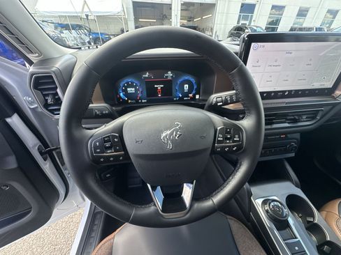 Certified 2025 Ford Bronco Sport Outer Banks w/ Outer Banks Tech Package+ AWD/4WD image 24