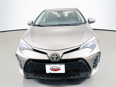 Certified 2018 Toyota Corolla SE image 2