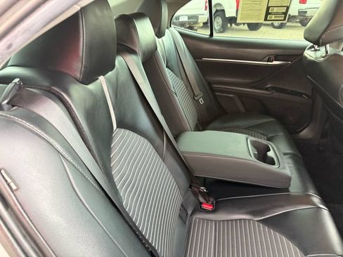 Used 2020 Toyota Camry SE FWD image 22