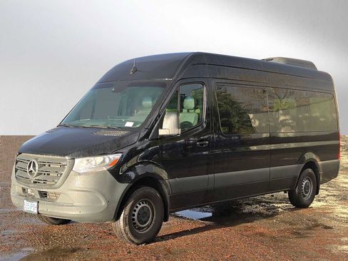 Used 2024 Mercedes-Benz Sprinter 2500 image 7