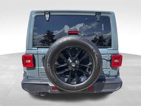 Used 2025 Jeep Wrangler Unlimited Sahara image 5