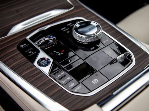 New 2026 BMW X7 xDrive40i w/ Executive Package AWD/4WD image 15
