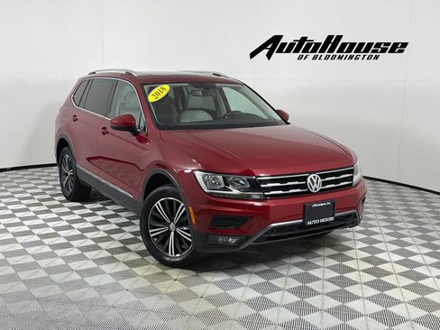 Used 2018 Volkswagen Tiguan SEL AWD/4WD image 1