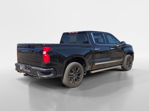 Used 2022 Chevrolet Silverado 1500 High Country w/ High Country Premium Package AWD/4WD image 5