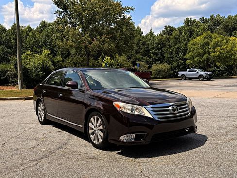 Used 2011 Toyota Avalon Limited FWD image 3