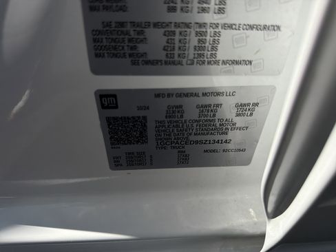 Used 2025 Chevrolet Silverado 1500 LT image 30