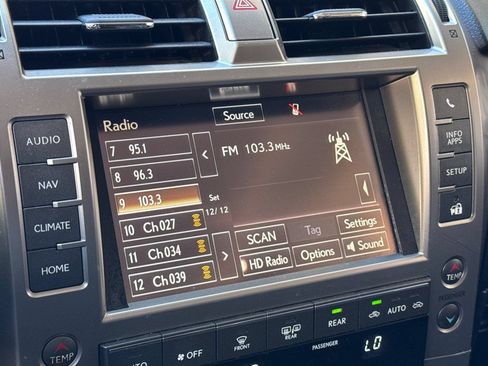 Used 2018 Lexus GX 460 Luxury w/ Preferred Accessory Package AWD/4WD image 26