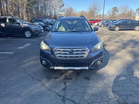 Used 2017 Subaru Outback 2.5i Limited image 2