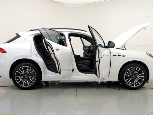 Used 2024 Maserati Grecale GT image 15