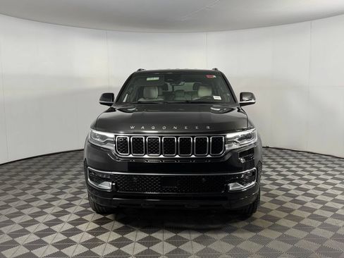 Certified 2025 Jeep Wagoneer 4WD image 5