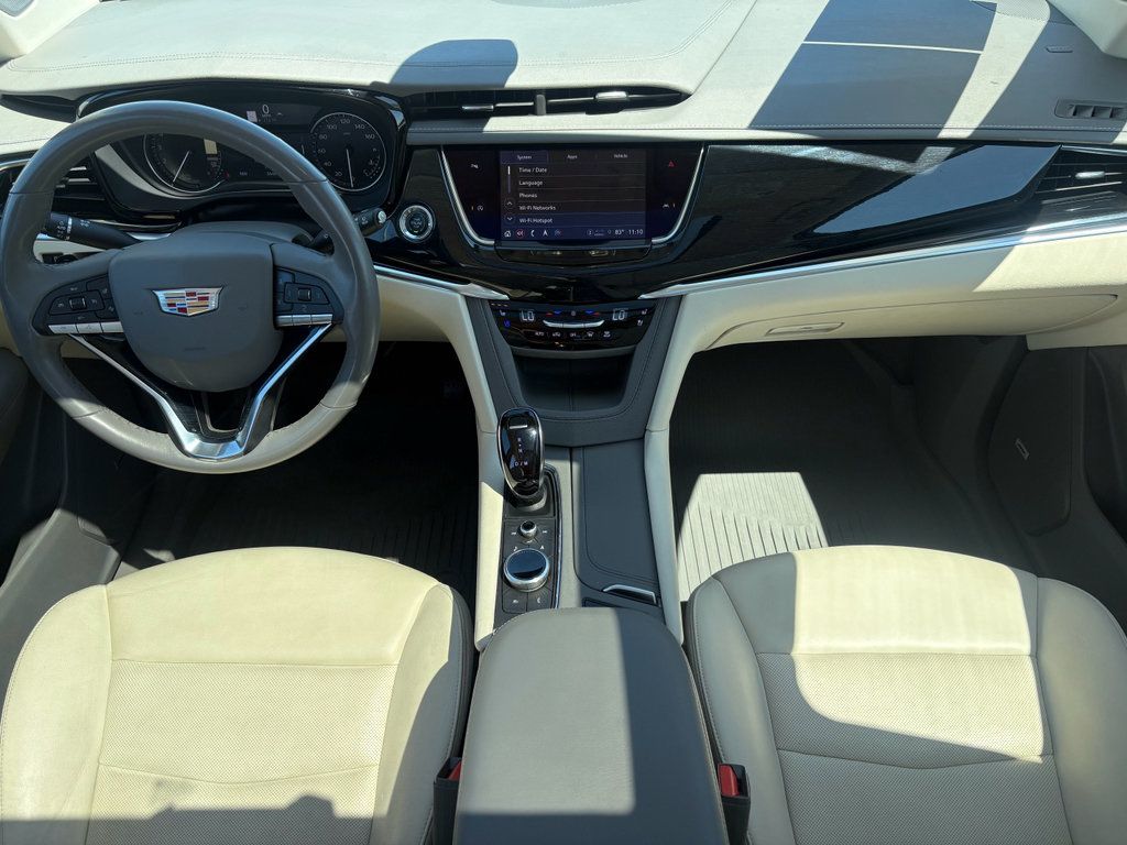 Used 2024 Cadillac XT6 Premium Luxury AWD/4WD image 2