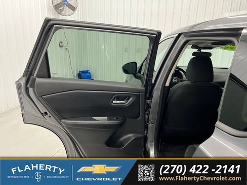 Used 2025 Nissan Rogue SV FWD image 10