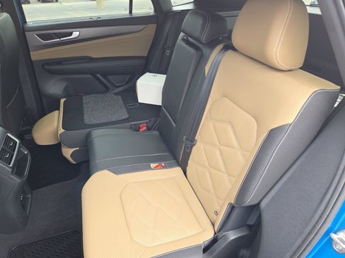 Certified 2024 Volkswagen Atlas Cross Sport SE AWD/4WD image 21