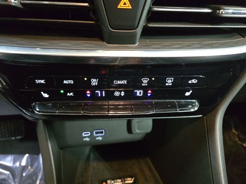 Used 2024 Buick Encore GX Avenir w/ Avenir Technology Package image 21