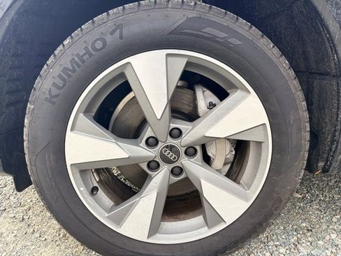 Used 2025 Audi Q5 2.0T Premium w/ Convenience Plus Package image 5