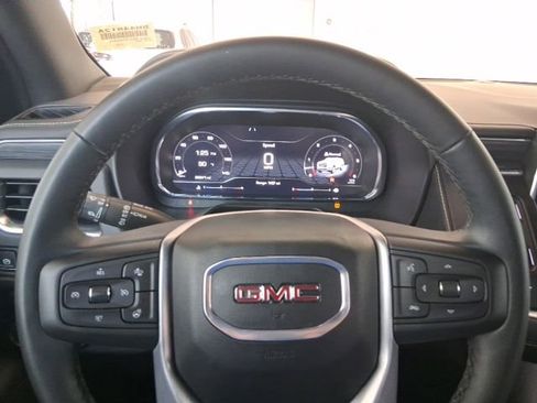 Used 2024 GMC Yukon SLT w/ SLT Luxury Package RWD image 8
