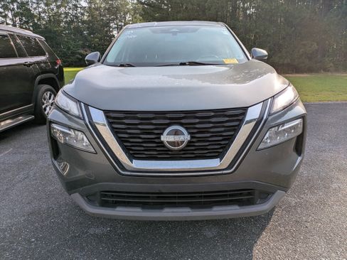 Used 2022 Nissan Rogue SV FWD image 3