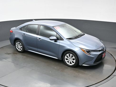Used 2024 Toyota Corolla LE FWD image 32