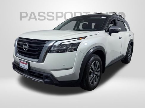 Certified 2024 Nissan Pathfinder SL AWD/4WD image 1