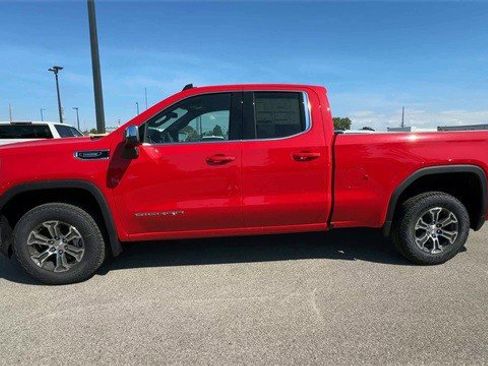 New 2026 GMC Sierra 1500 SLE w/ Preferred Package image 5