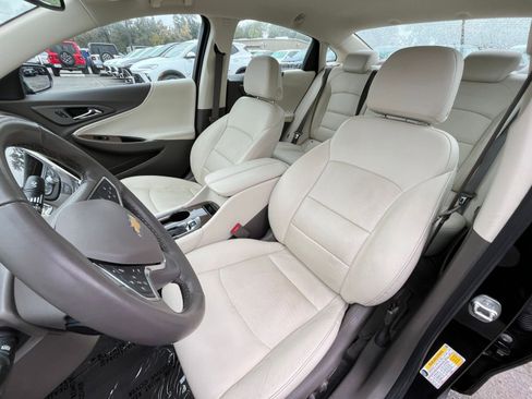 Used 2024 Chevrolet Malibu LT image 36