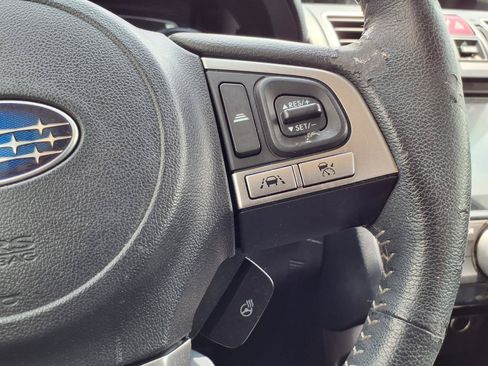 Used 2017 Subaru Forester 2.5i Touring AWD/4WD image 18