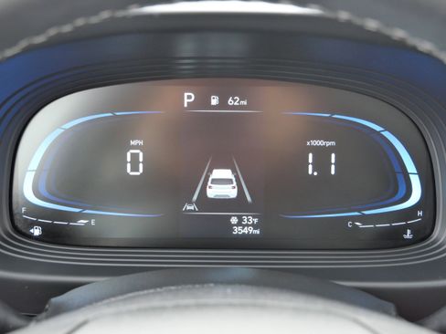 Certified 2025 Hyundai Venue SEL image 22