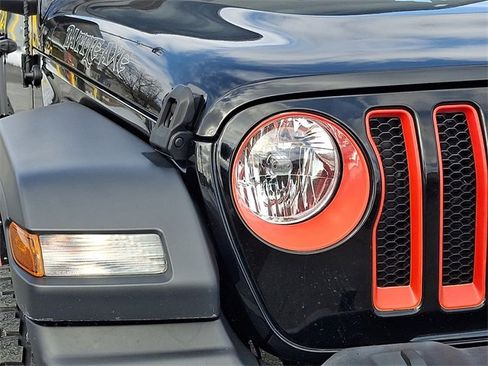 Used 2023 Jeep Wrangler Sport S image 9