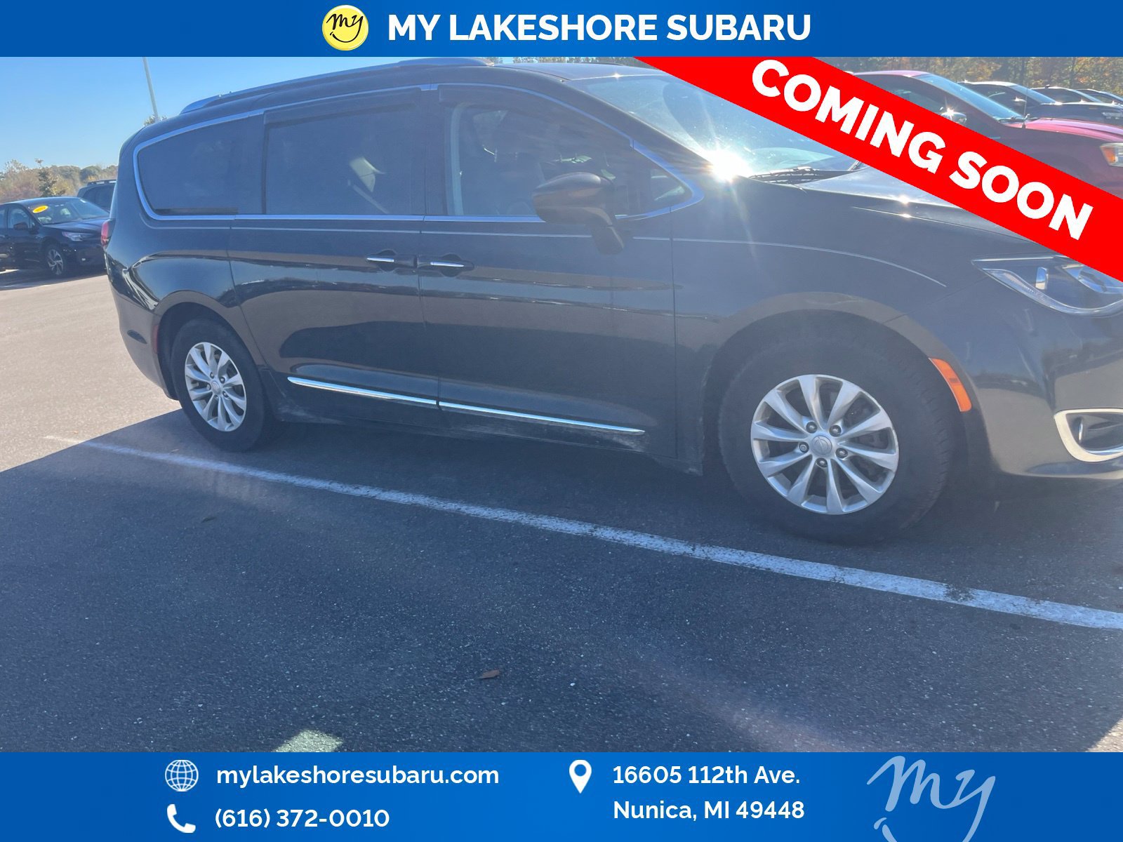Used 2018 Chrysler Pacifica Touring-L FWD image 9